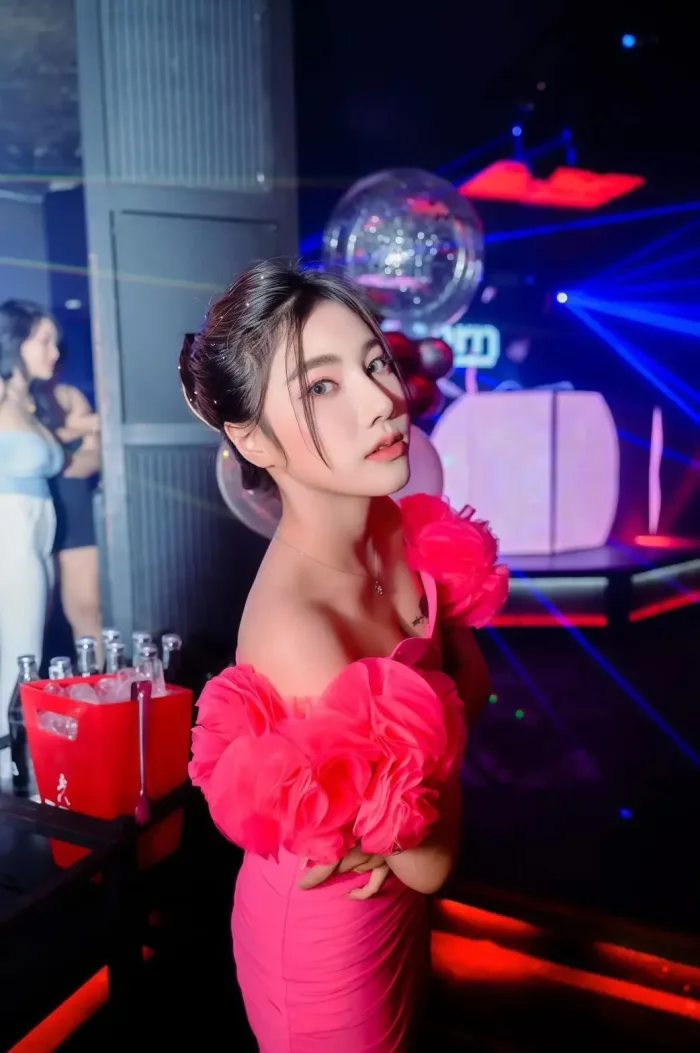 台北定點茶-小浪女